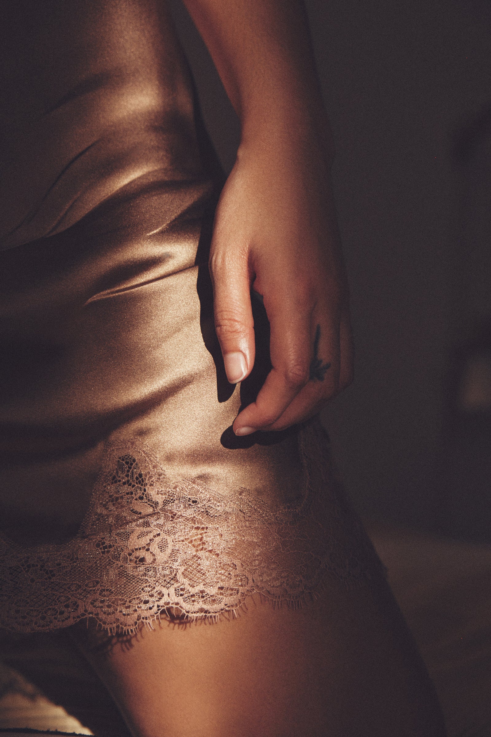 Wrapped in Warmth: Mocha Mousse-Inspired Intimates for 2025