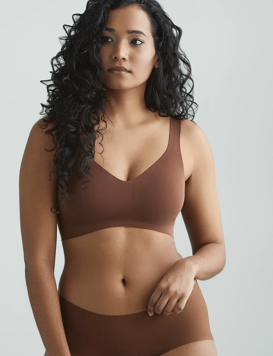 https://www.cherieamour.com/cdn/shop/products/commando-lingerie-butter-soft-support-bra-cinnamon-37231317942510_1200x.png?v=1686949572